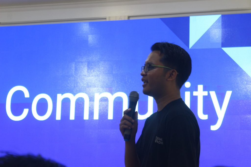 Amirul dari Kawan Koding menyampaikan Materi tentang Startup, Konten Kreator, Content Creator